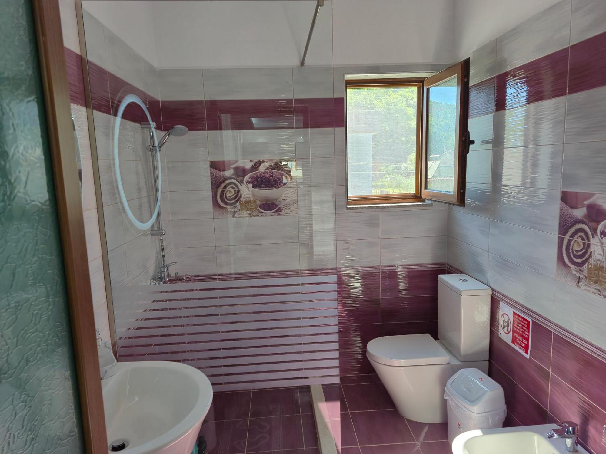 Villa Ari Berat Eksteriør billede
